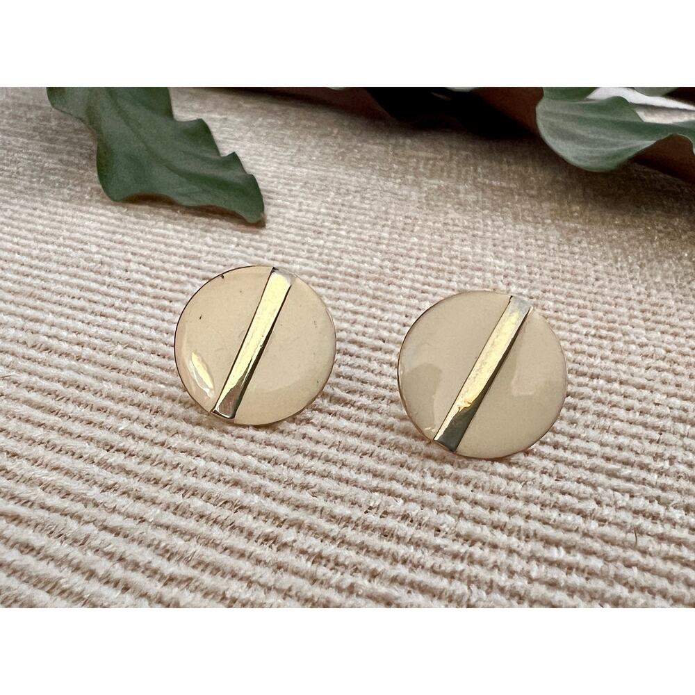 Vintage Gold & Beige Enamel Stud Earrings, Circle 90s Jewelry, Retro 80s - Picture 7 of 8